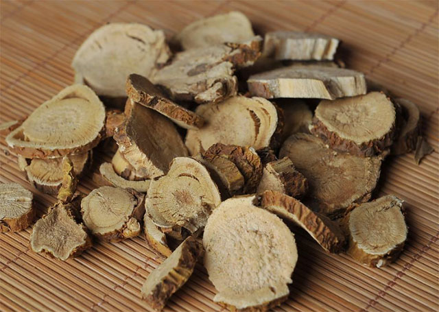 有妇科炎症怎么办?别怕,用4样中药泡水喝,排毒素,子宫更干净