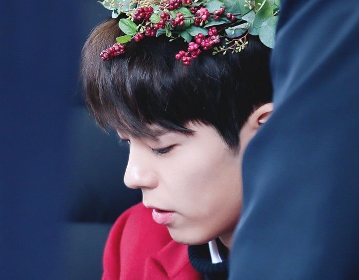 朴宝剑侧颜杀完虐你