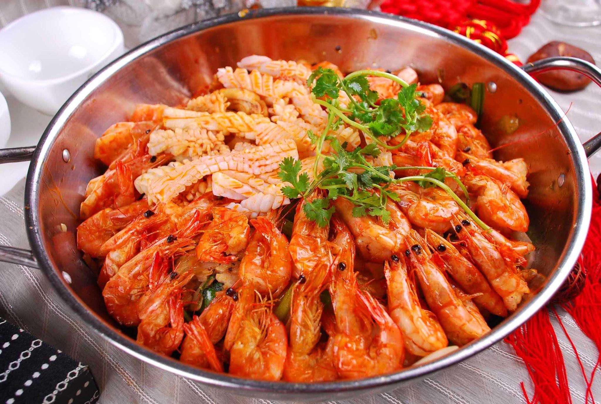 没胃口就来一道麻辣干锅虾,又麻又辣又香,让人爱不释口!