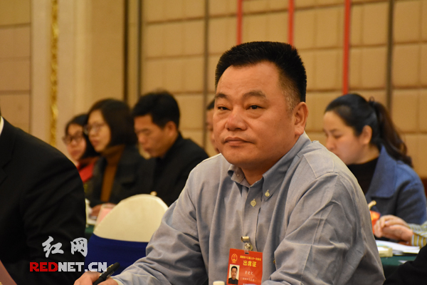 人大代表黄建文:让棚户区改造成为地方经济发展新引擎