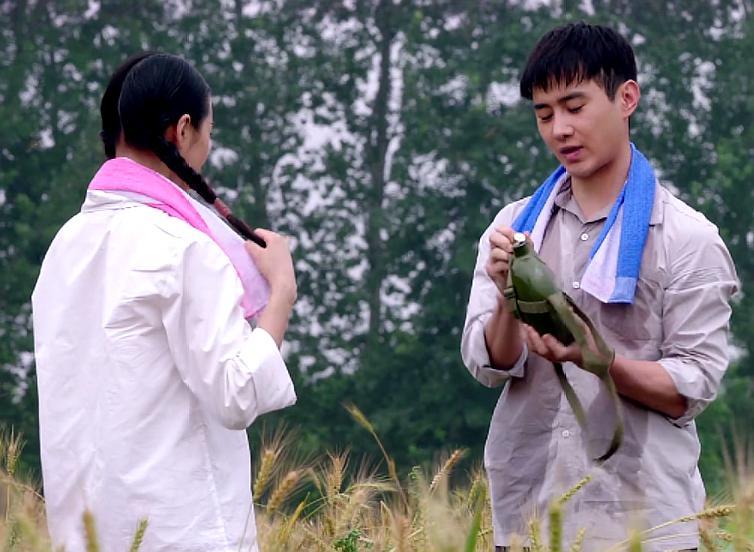 芝麻胡同:叔侄俩争夺一个女孩,严谢为博红颜一笑,断绝父子关系