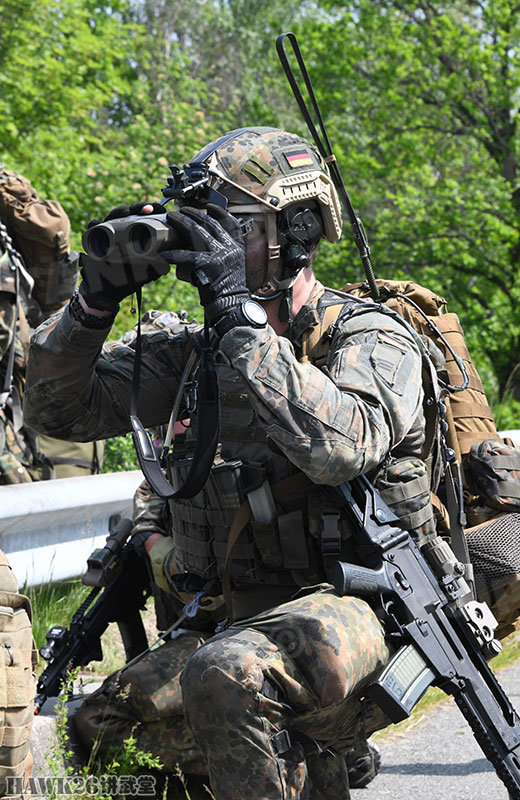 图说:德军空降部队实战演习 暴露轻武器的配备和使用现状