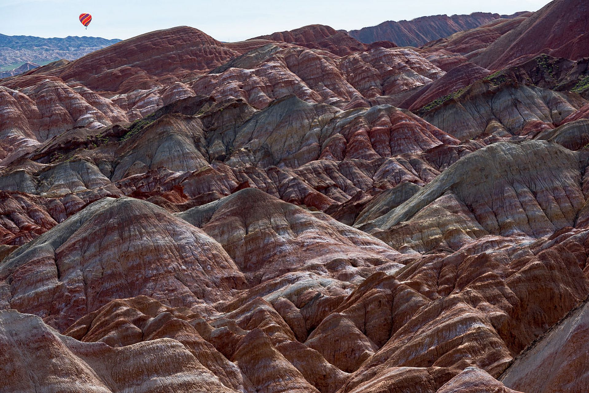 暑期生活# 丹霞地貌,是一种特殊的地貌形态,而张掖的七彩丹霞山甘是