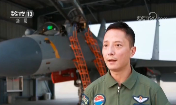 空中受阅梯队"三剑客"齐聚飞越天安门