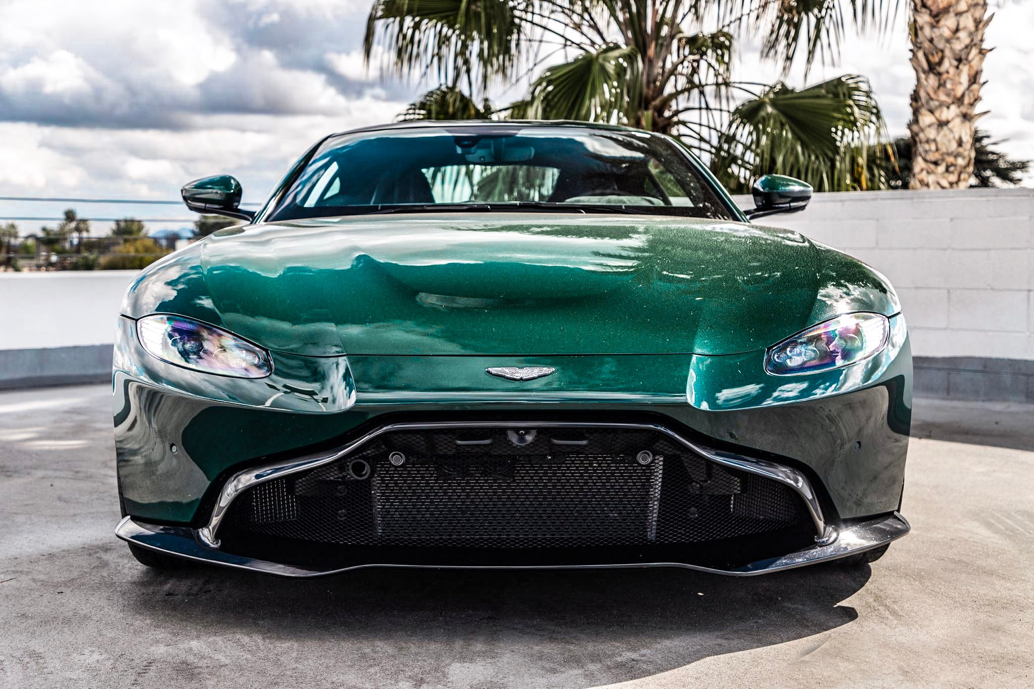 古德伍德绿的阿斯顿马丁vantage 转载自百家号作者:摄影靓图