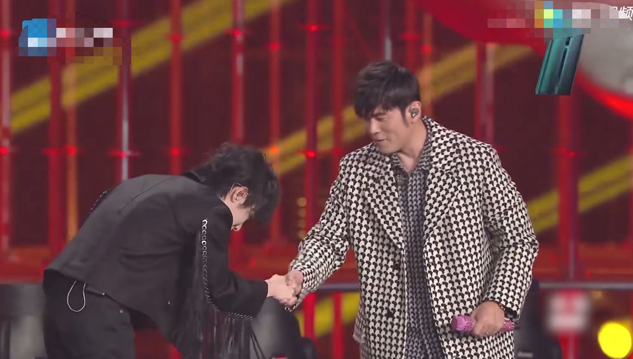 华晨宇被周杰伦cue去领奖,紧张只因见偶像?其实还有一个原因