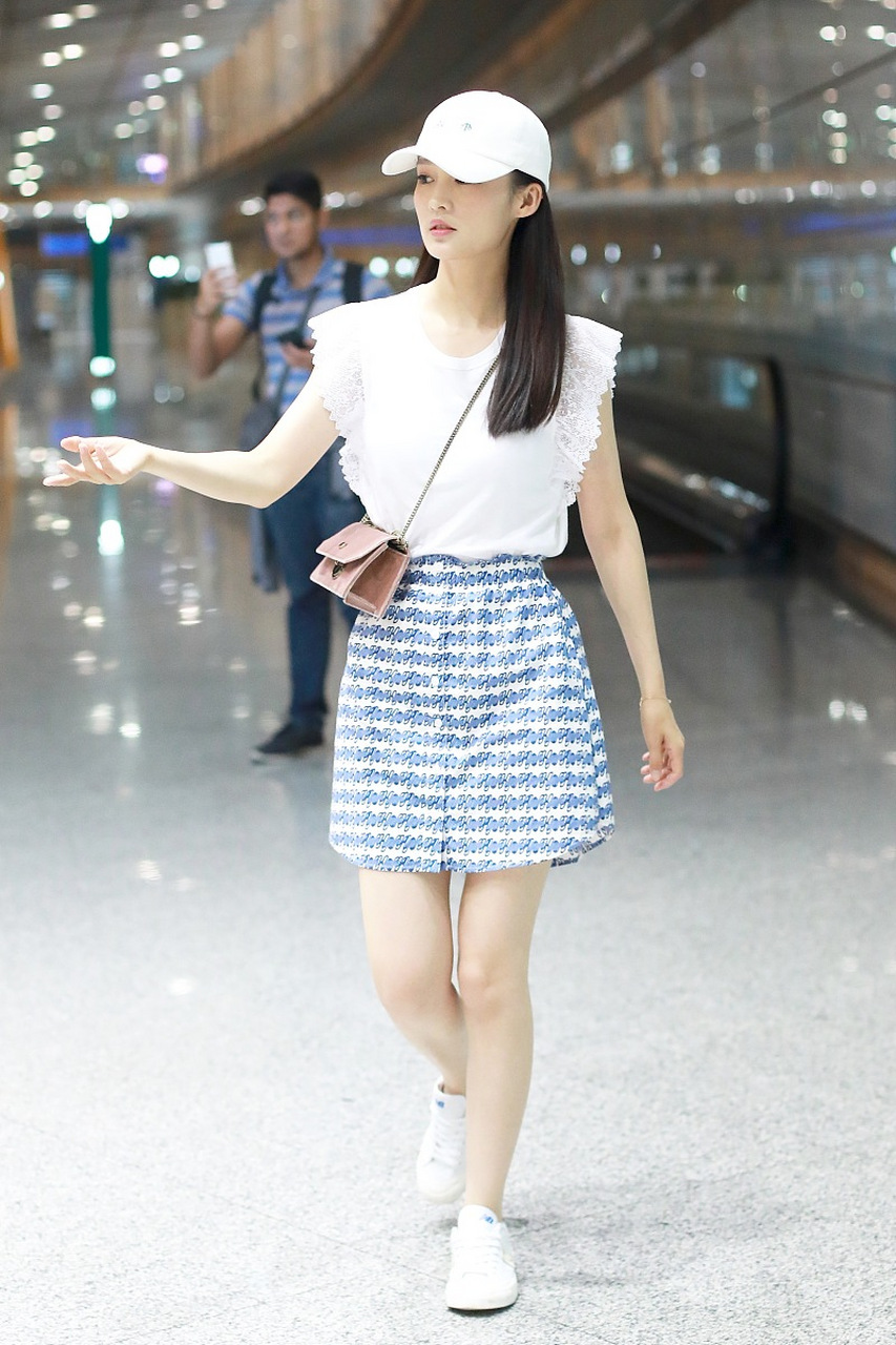 女神库# 李沁,1990年9月27日出生于江苏省昆山市巴城镇,是中国内档哪