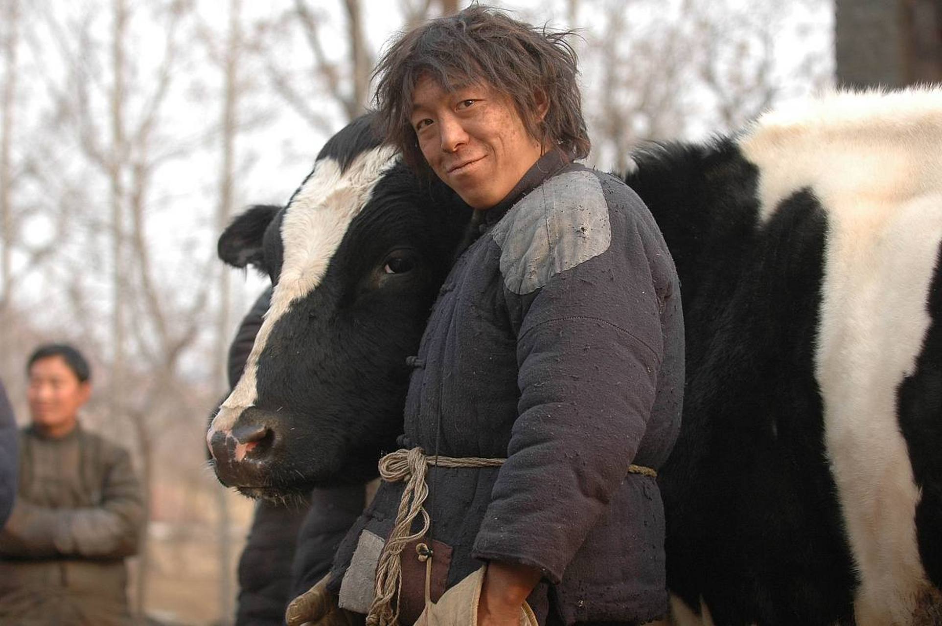 在如今这个拼流量,拼身材,拼颜值的娱乐圈,黄渤作为三无演员,却