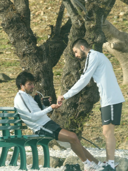 图片宣!韩国名帅崔康熙正式指导一方训练 为弟子亲身做示范