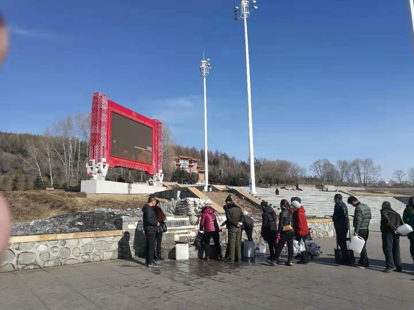 鹤岗市最大的广场人民广场,为什么也叫零公里广场?