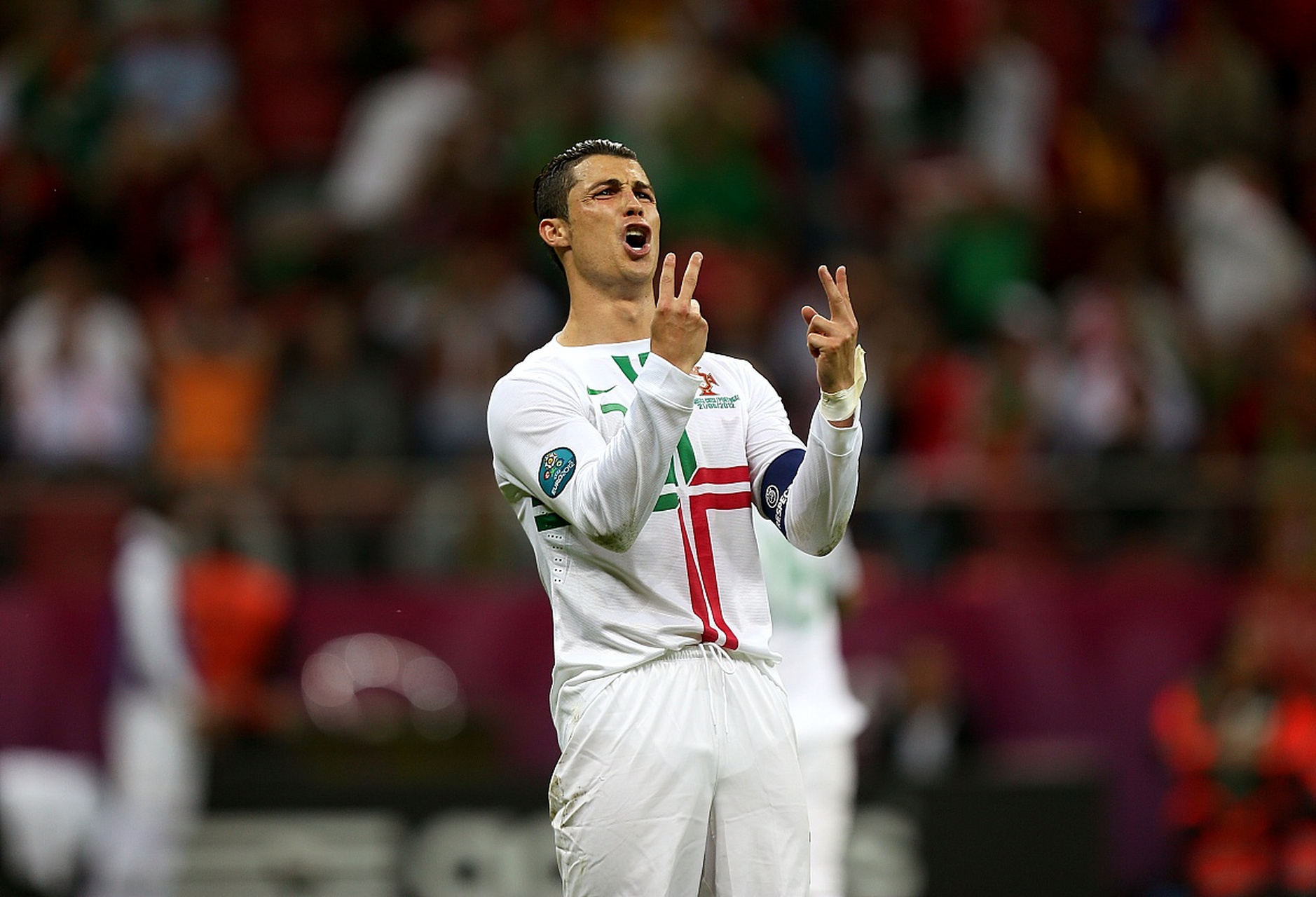 c罗助理雷古夫从葡萄牙国家队退出:"作为葡萄牙国家队的一员,我在这里