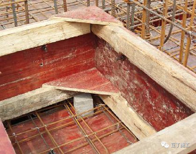 自从建筑吊模,楼梯这样支模后,公司施工质量上升了一个台阶