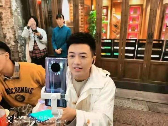 华为mate30直播，华为mate30直播开美颜调整到什么程度天鹅颈
