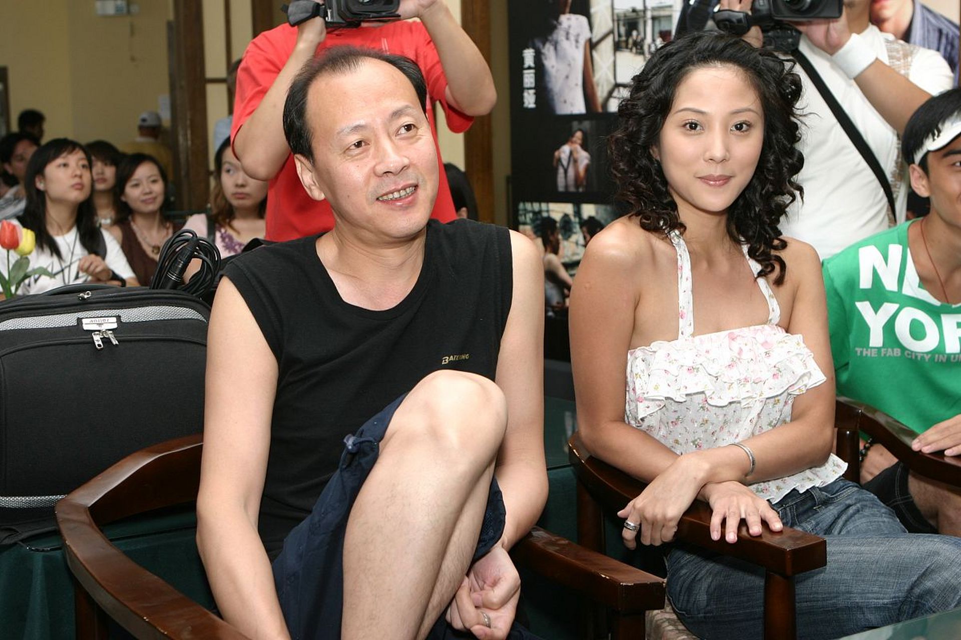 2016年,《人民的名义》播出后,扮演"陈清泉"的侯天来又火了,可是妻子