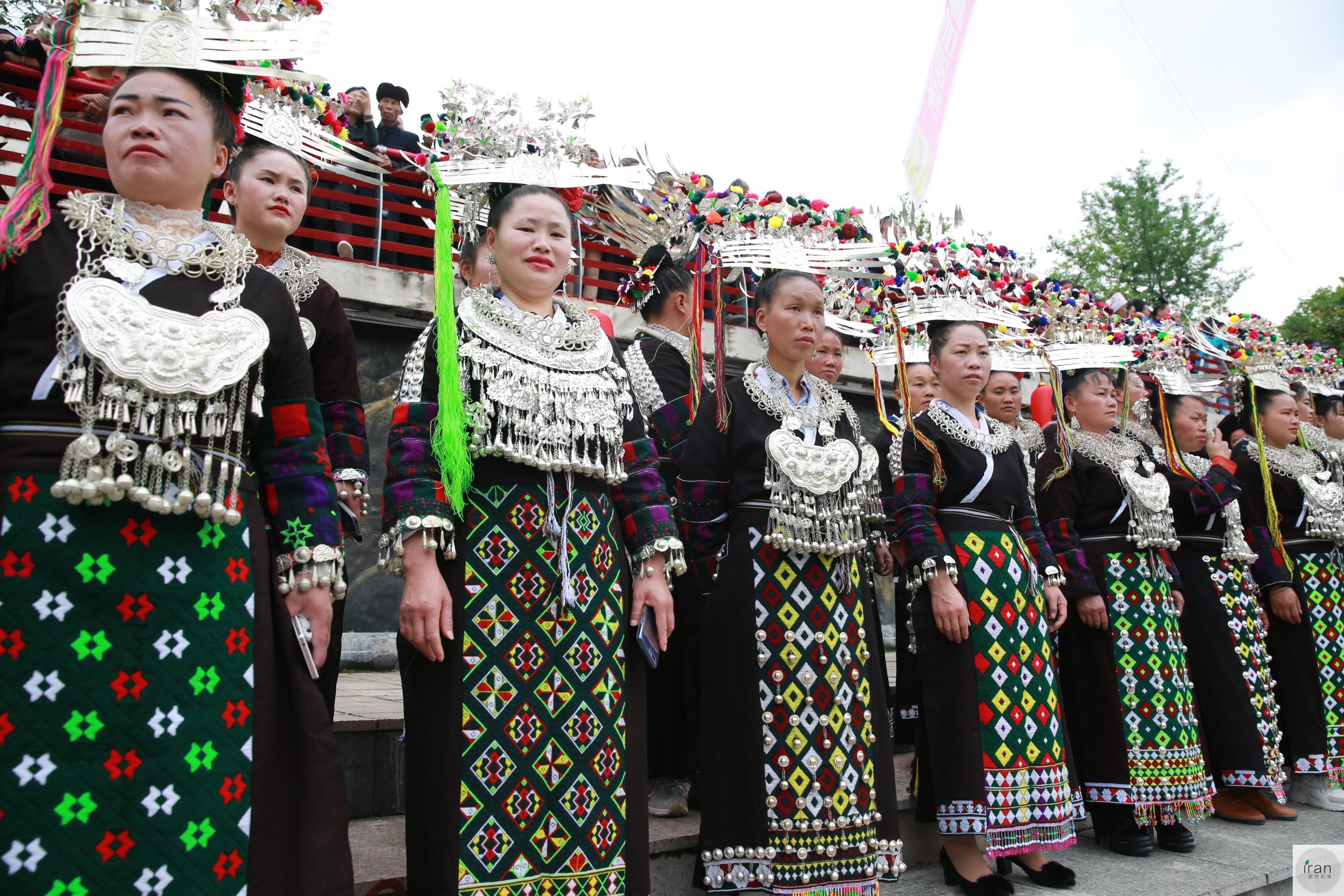 台江苗族支系众多,服饰上也各有特色,苗族服饰被称为穿在身上的苗族