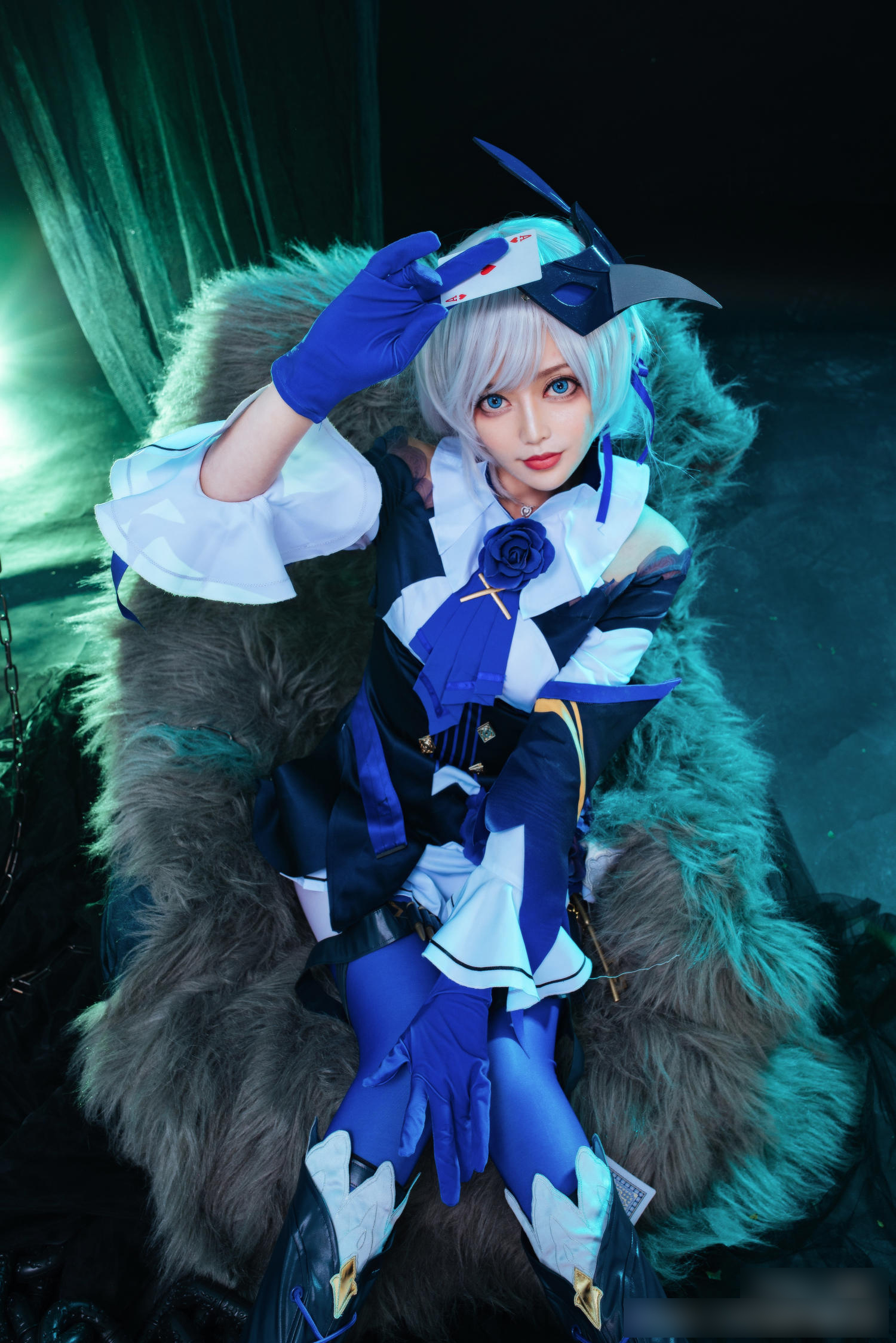 国人漂亮妹子cos《崩坏学园》角色卡莲!很帅气的高颜值cos作品哦