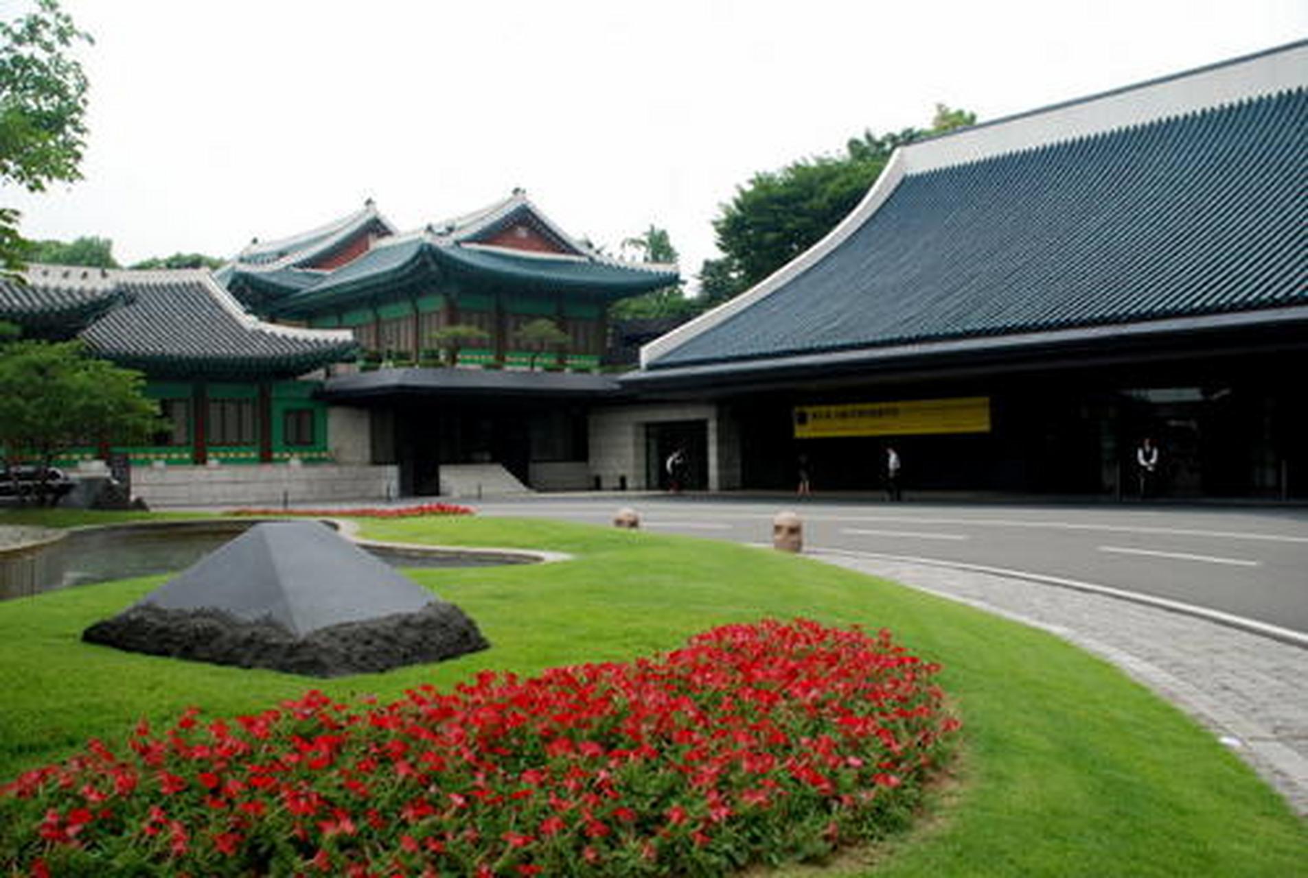 1·21青瓦台袭击事件,又称朝鲜武装分子青瓦台袭击事件.