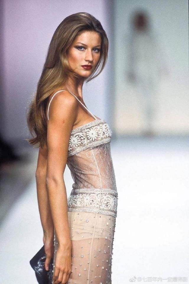 维密诸神"名场面":吉娘娘自带千军万马,卡神"脱衣"惊艳四座