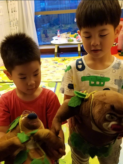 安吉小鱼儿机场大打出手?网友:笑死我了,这样是不是不太好?