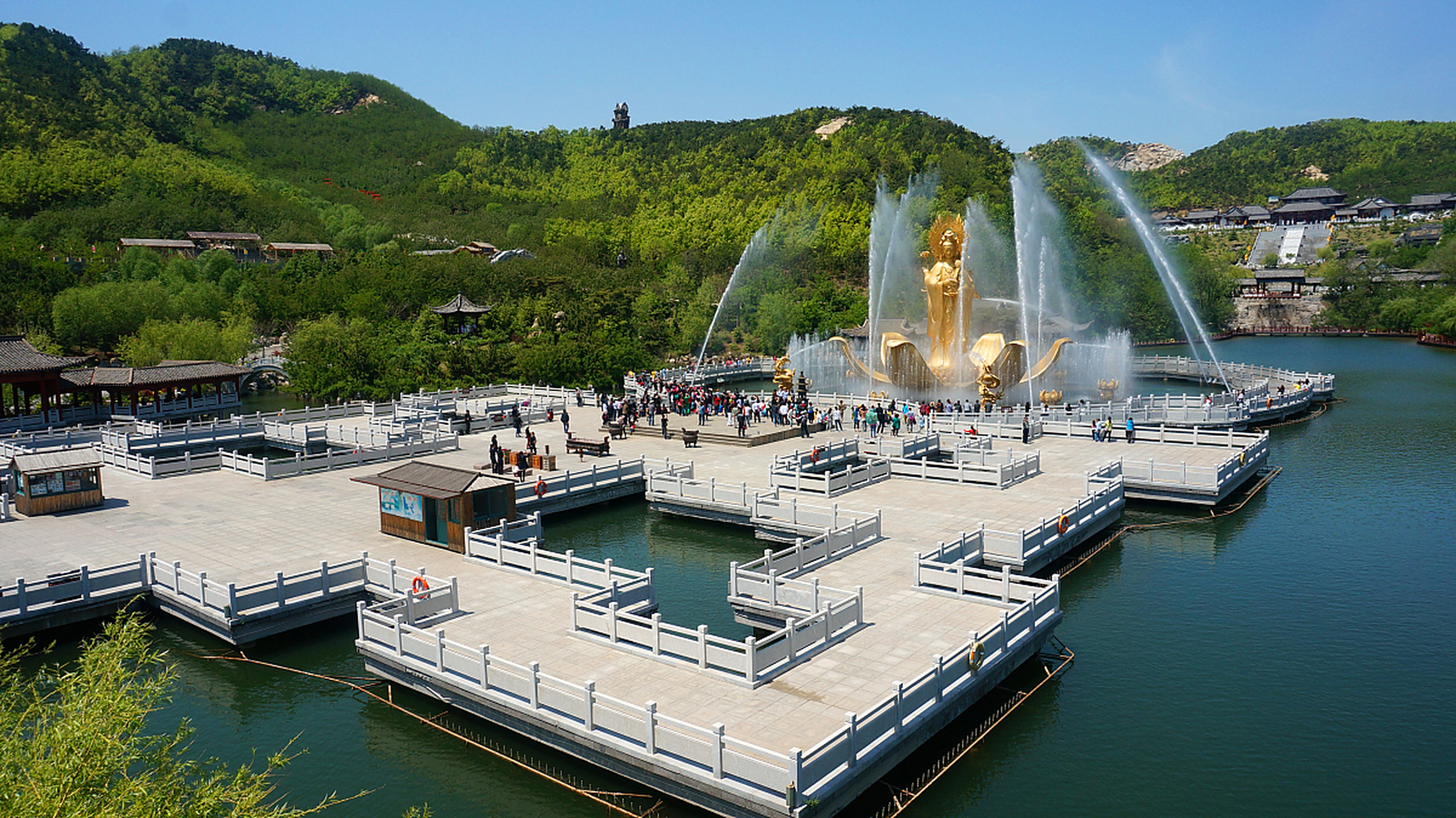 华夏城 三面圣水观音:慈悲,智慧,力量的象征  #观世音#  世界独一无二