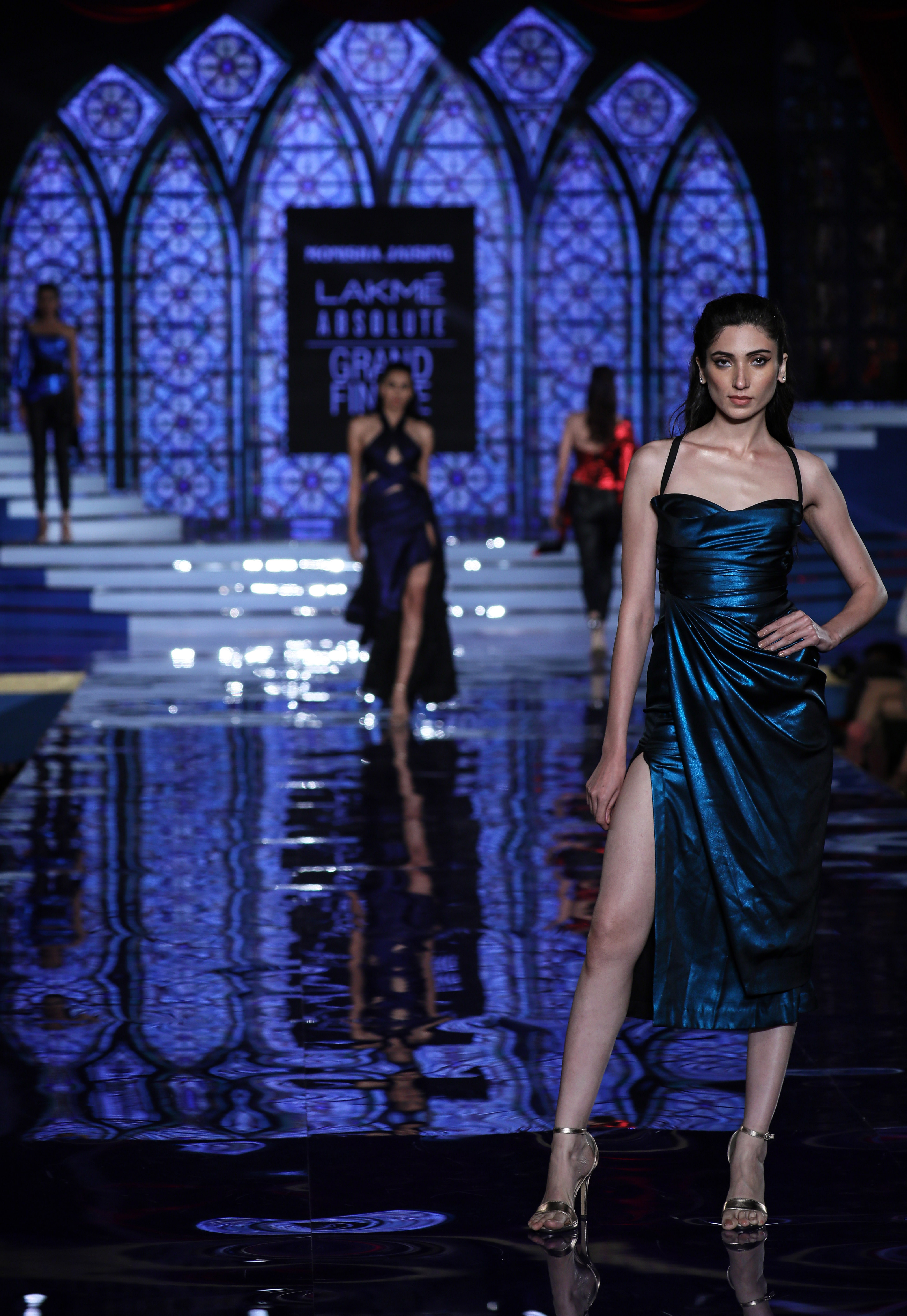 印度拉克美时装周——设计师莫妮莎·贾伊辛作品时装秀(19)