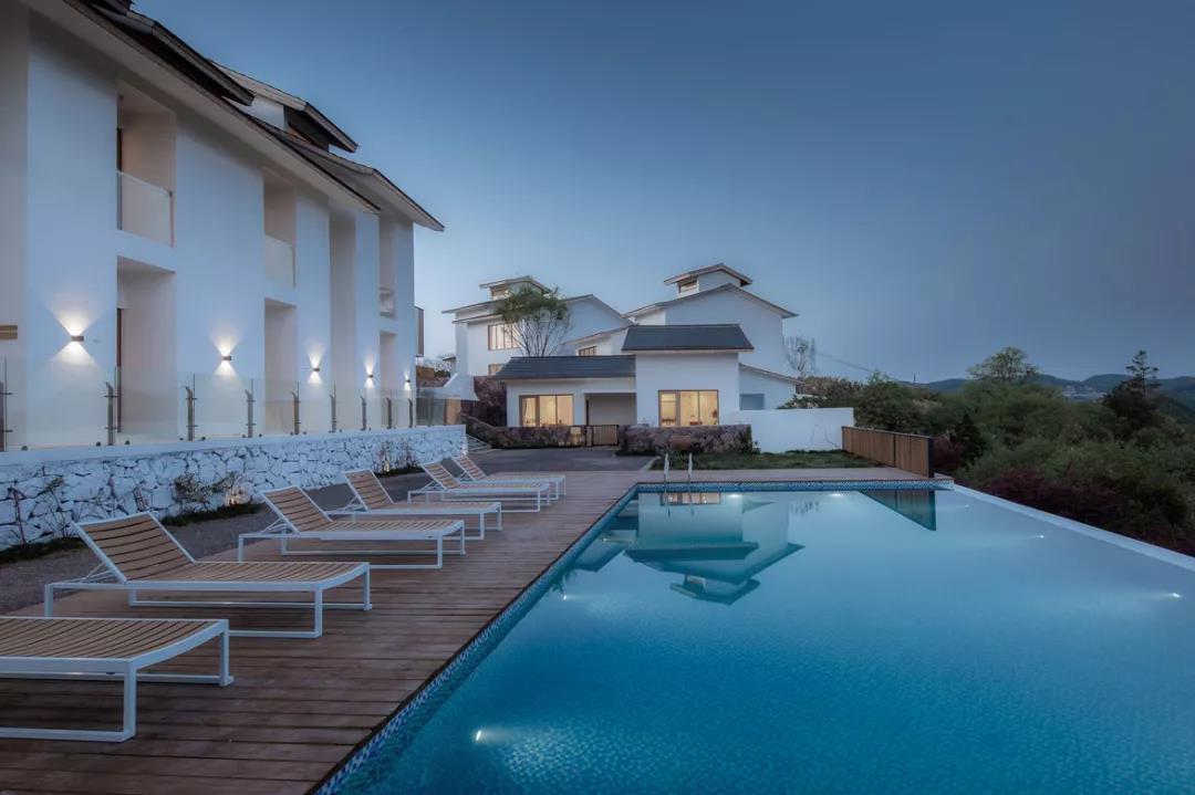 无边泳池,高端民宿必备|盘点国内最美的10家泳池民宿