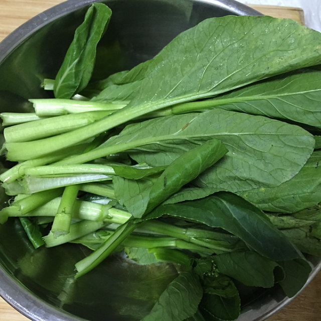蒜香菜心,爽口不油腻的素小炒,端上桌都抢着吃