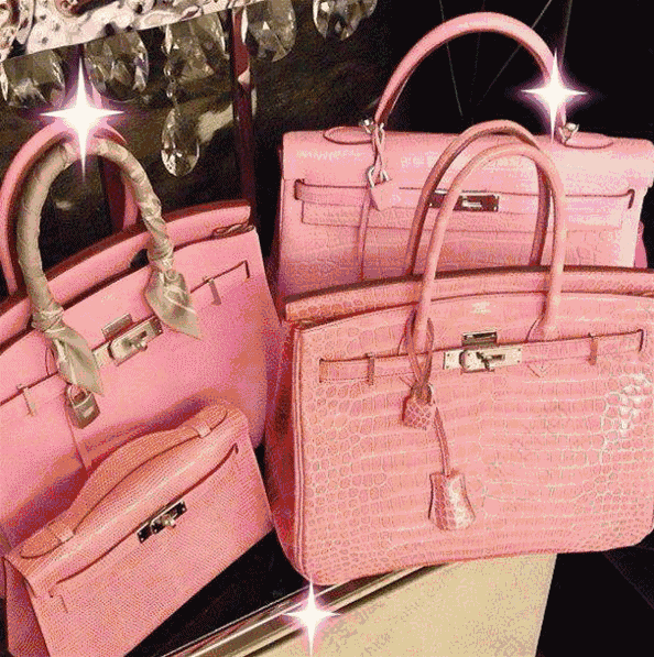 新加坡第一名媛,衣帽间堪称奢侈品百货店,43岁容颜未老依旧美艳