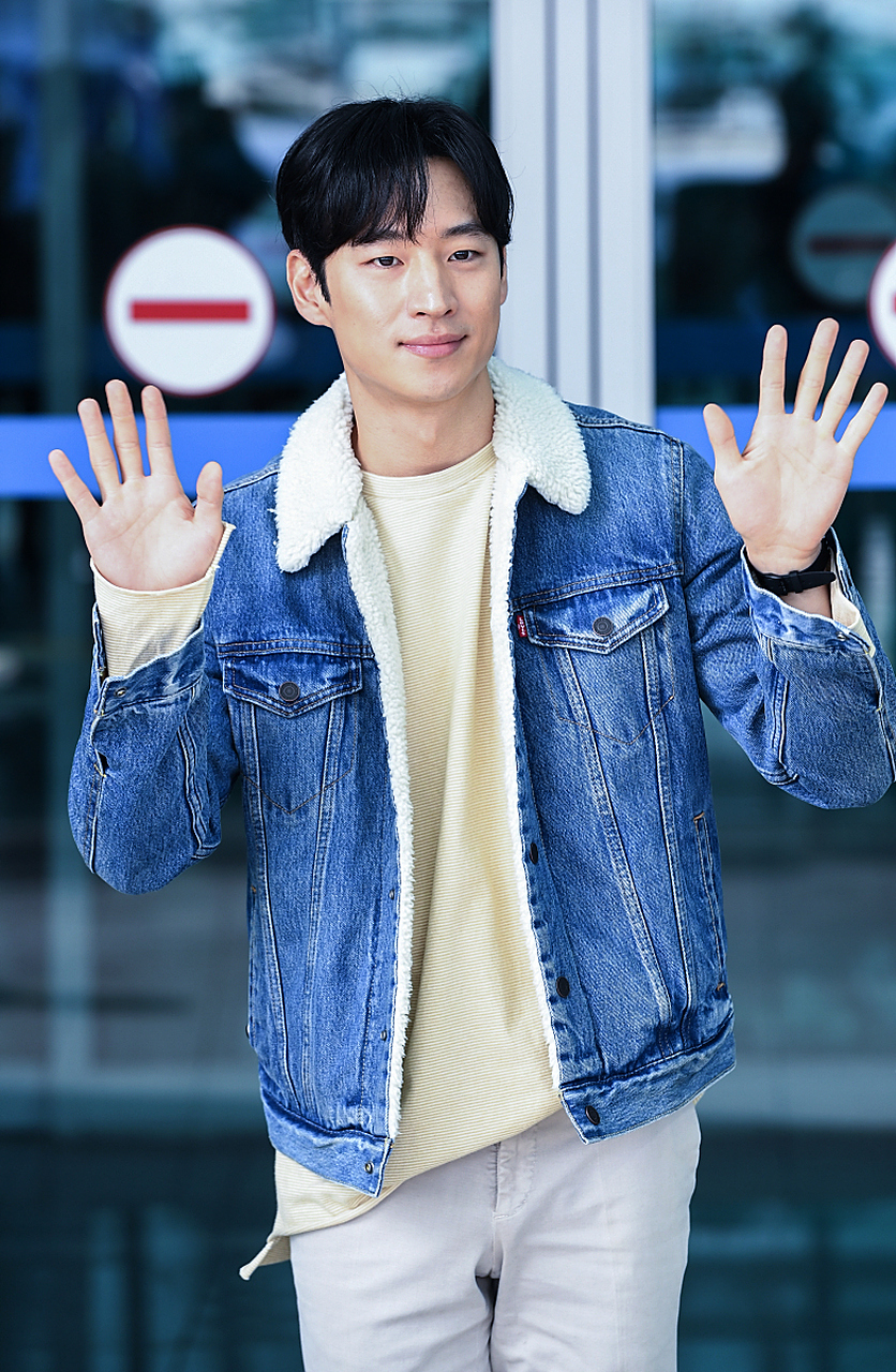 复仇爽剧《模范计程车2》日前完结,李帝勋凭借剧中利落的动作戏和健壮