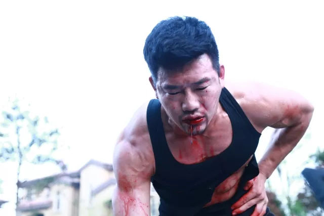 谢孟伟自导自演动作《无主之城》:热血江湖,用拳头讲规矩!