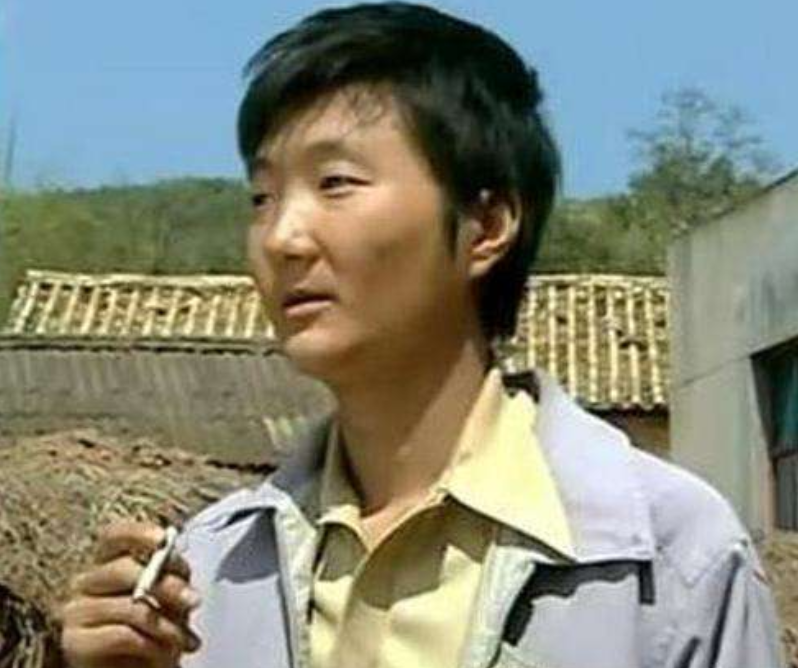 王大治5段情史:抛弃发妻,婚内出轨激战董洁,弃女友,娶圈外女