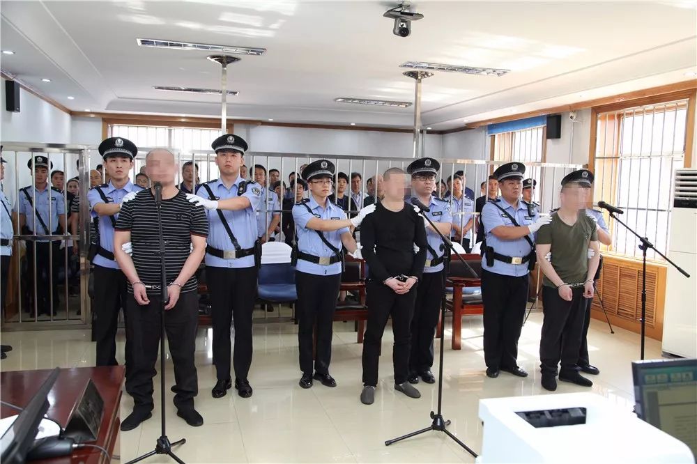欺压百姓通通拿下 | 黑龙江公开宣判5起恶势力犯罪案件 26人获刑