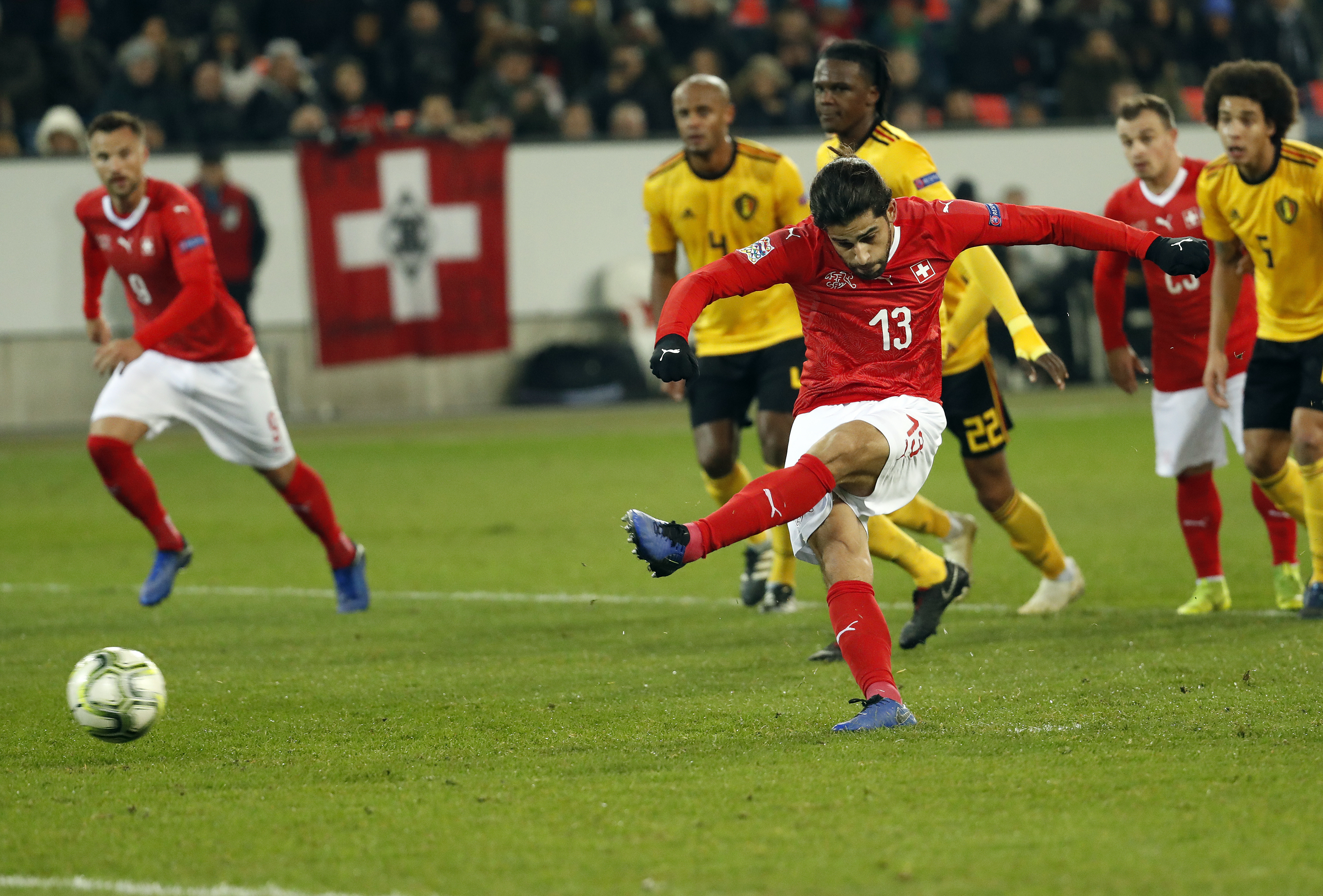 足球——欧洲国家联赛:瑞士胜比利时