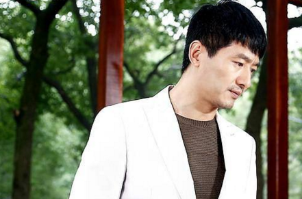 郭晓东新剧杀青,女主是《延禧》中的她,两人相差15岁饰演情侣