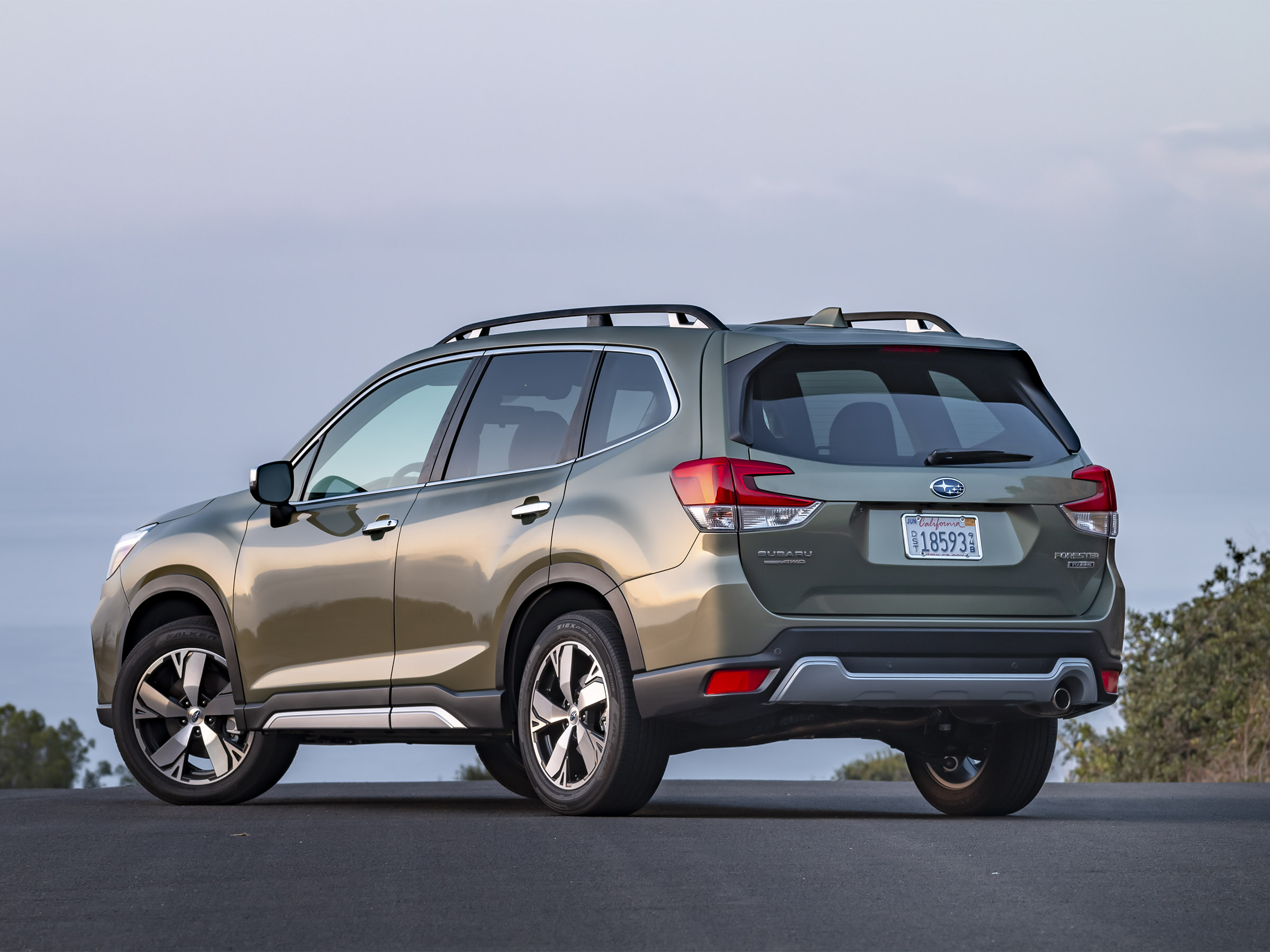 丰田rav4 vs 斯巴鲁森林人 vs本田cr-v,谁才是19年紧凑型suv之王