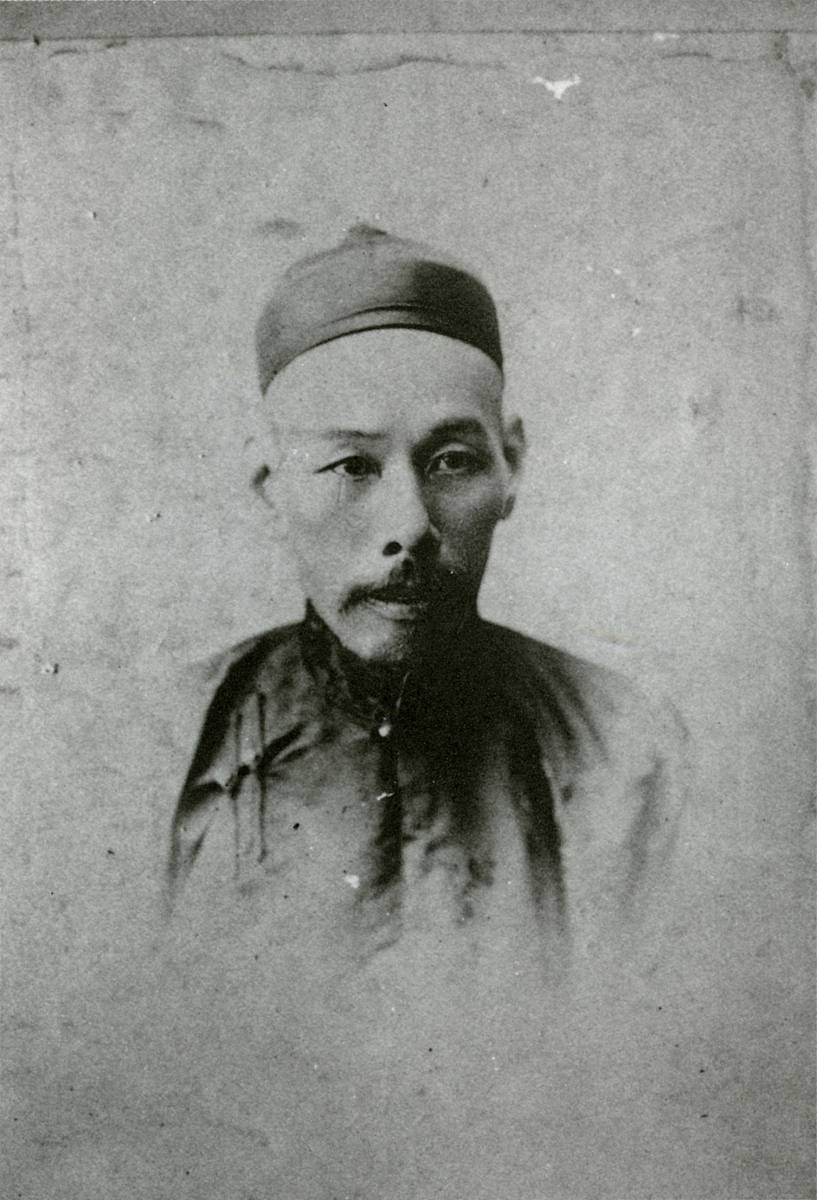 黄遵宪诗界革命的领袖,对"五四"时期新诗运动,起着先驱者作用