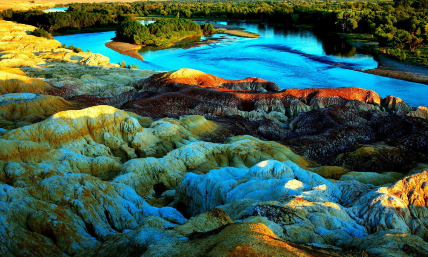 旅游:新疆五彩滩喀纳斯湖,美丽而神秘的湖