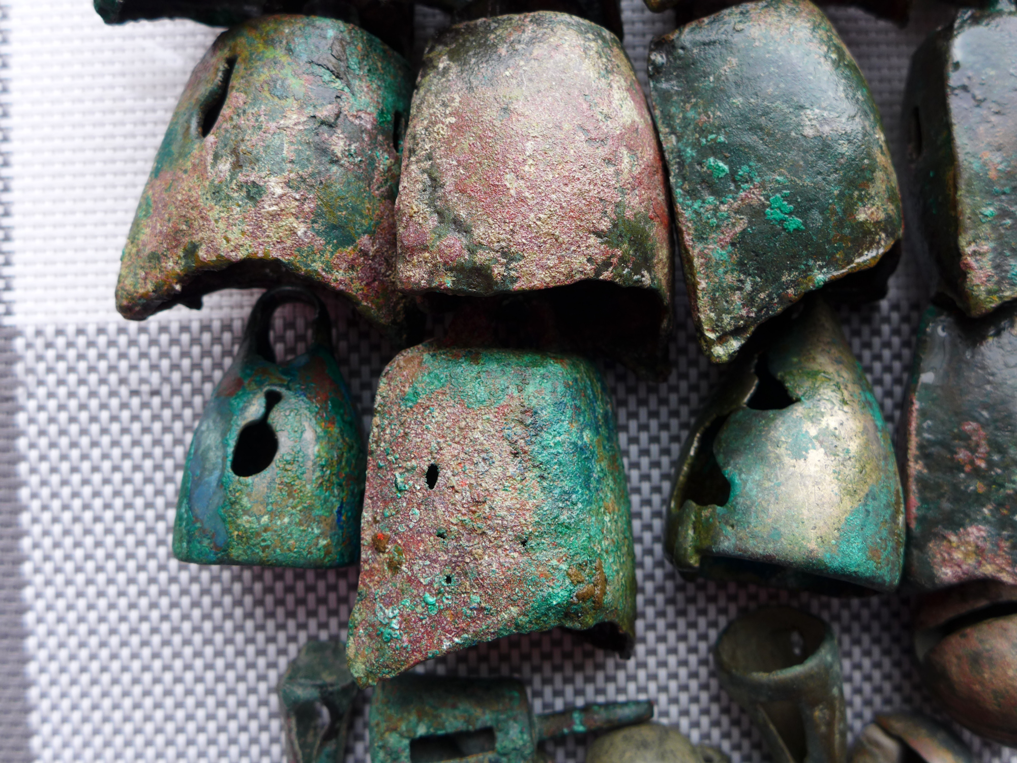 今天在地摊上收获的青铜小件