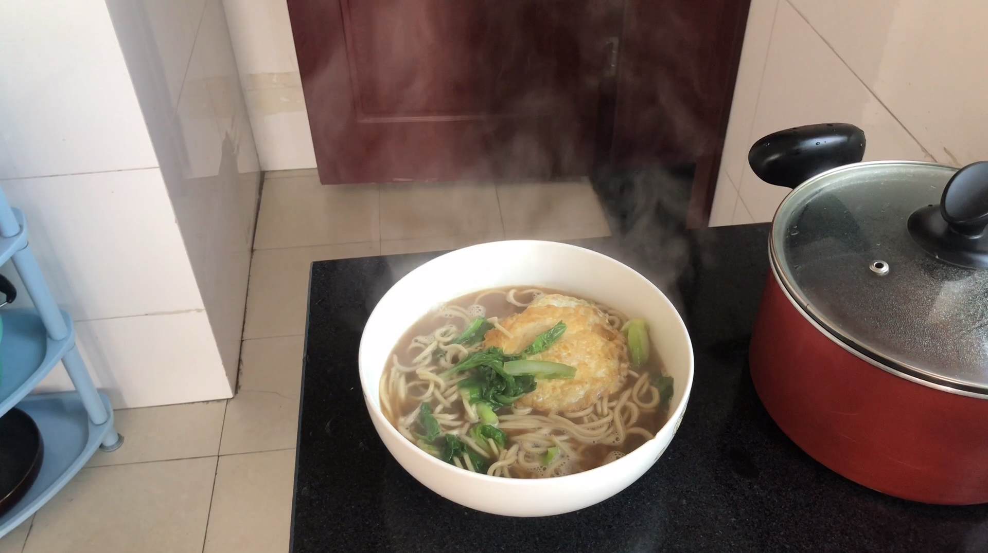 杭州森爸早起一碗驴肉汤面,好吃到起飞