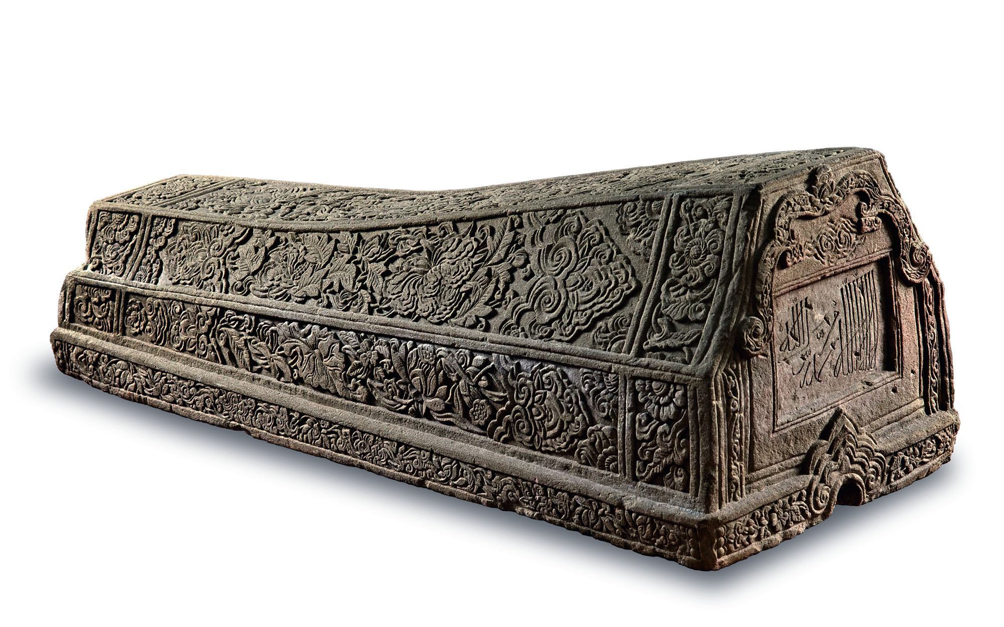 元朝时景教信众颇多,考古发掘中常见刻有十字架的墓顶石.摄影:陈新宇