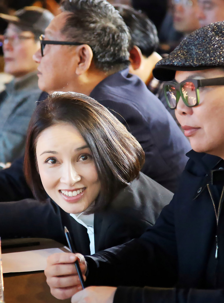还记得吗,雪儿,创世纪里面的那个混血女演员.