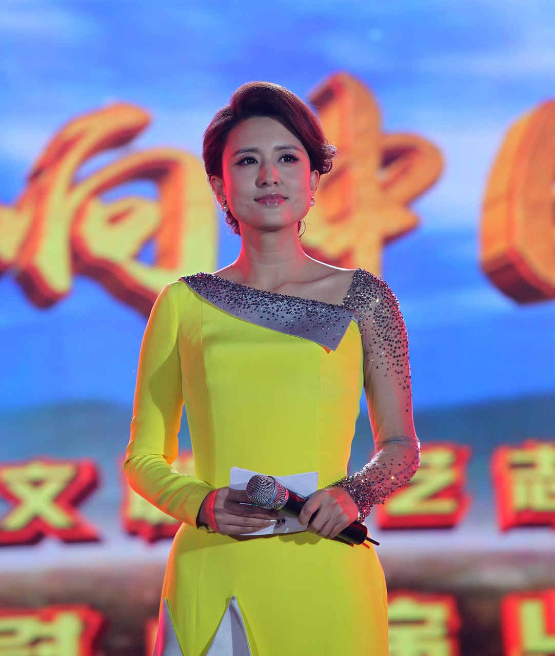 央视女主持人张蕾终于怒而出手!就在今天,张蕾公开发布声明.