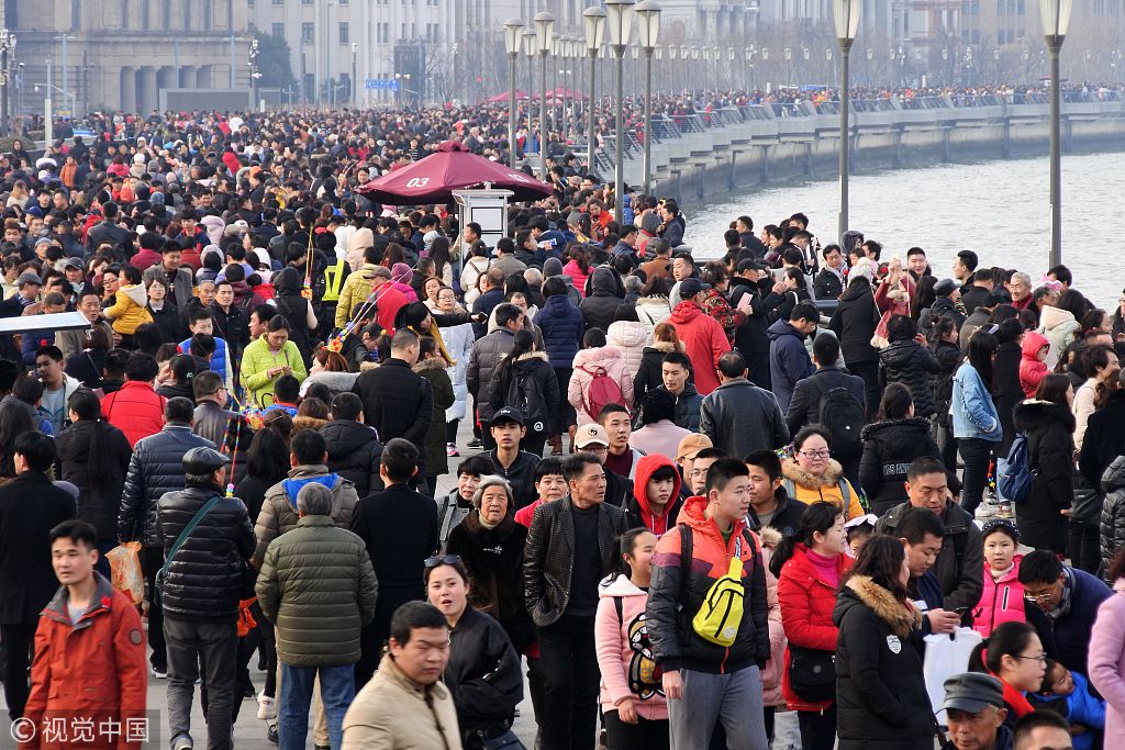 大年初二 上海外滩游人爆满
