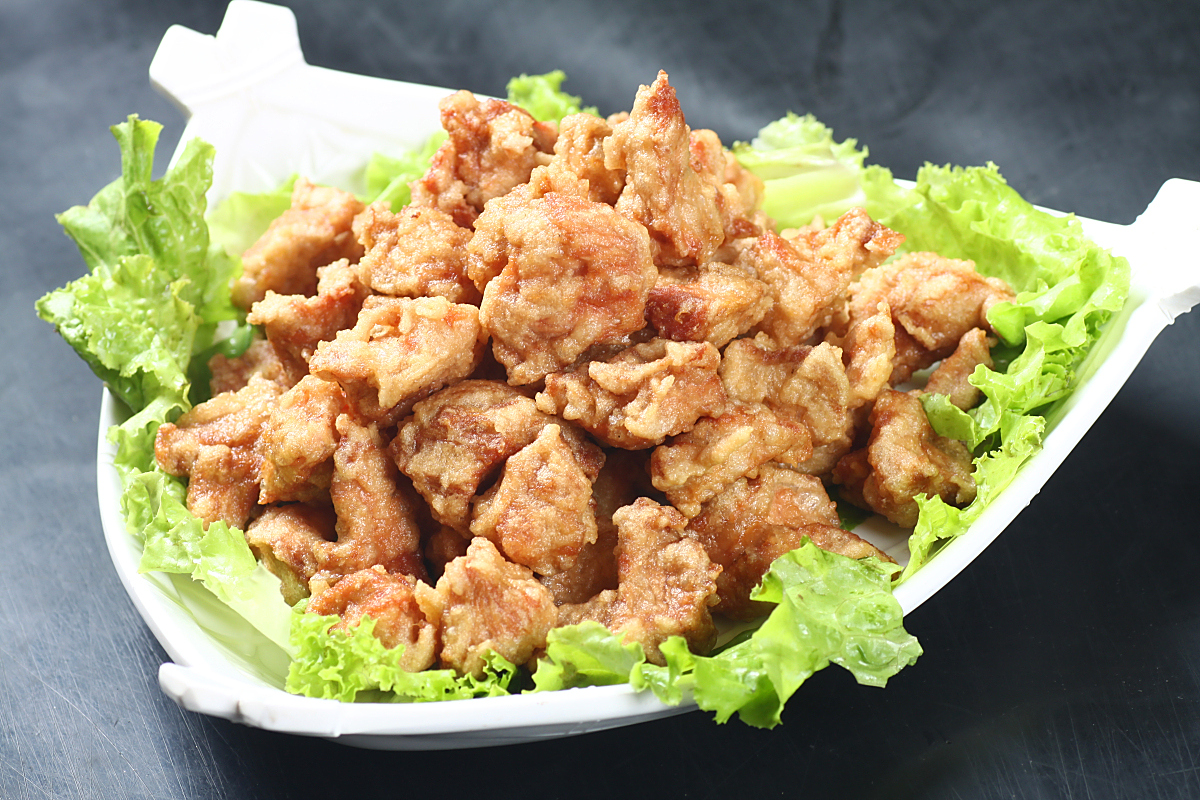 牛肉小酥肉做法分享,需切片,腌制,挂浆等步骤.香脆可口,适合家庭聚餐