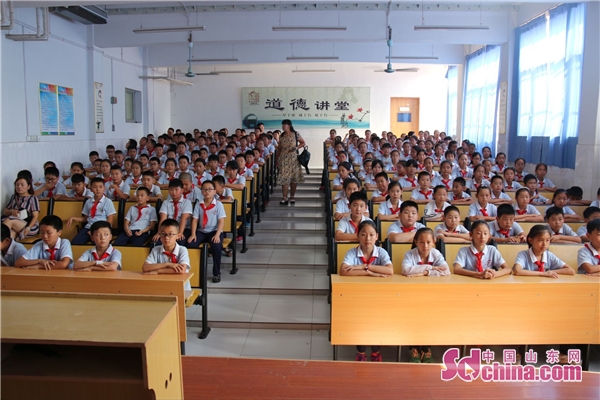 淄博市高青县精准普法进校园走进高青县实验小学