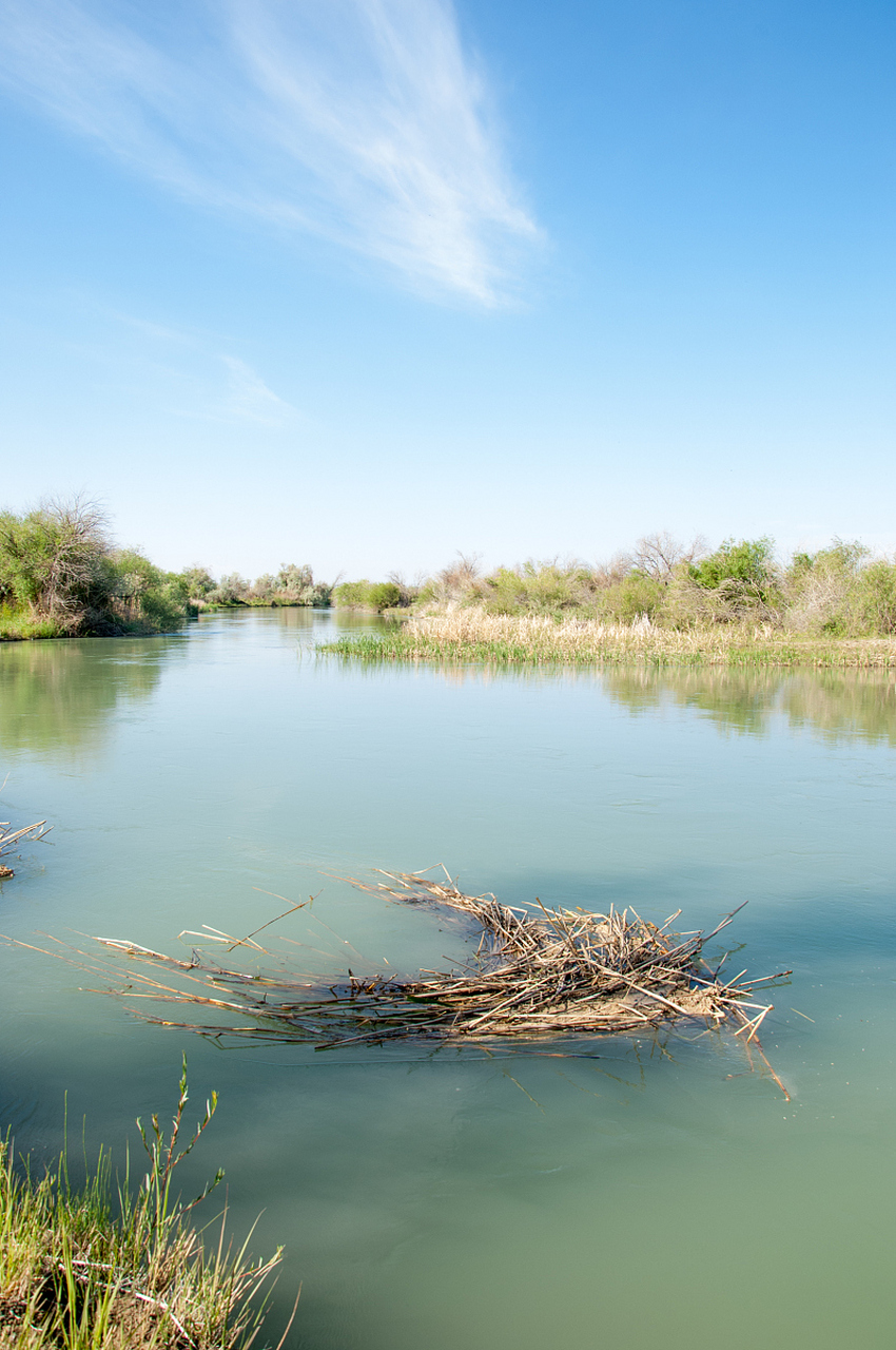 福地湖景区位于陕西省咸阳市长武县,以湖泊风光为主,融合自然与人文