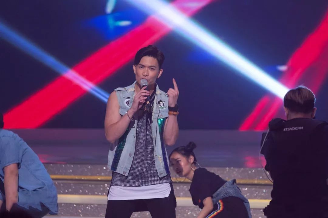 tvb歌手入行10年首次唱主题曲,多年歌手梦终于有机会上位!