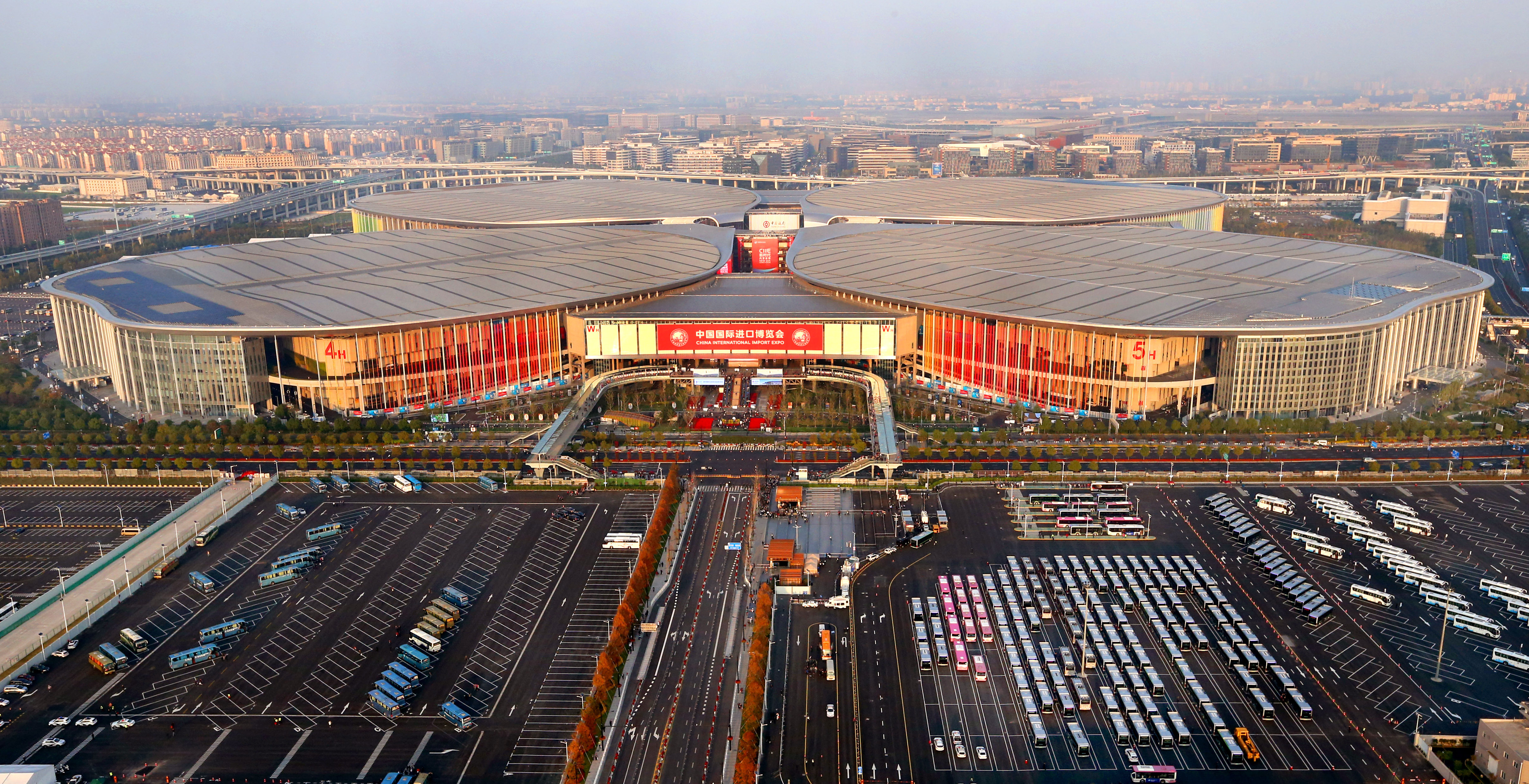 俯瞰上海国家会展中心(2)