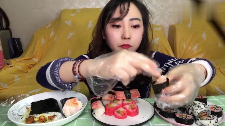 No.8 鱼籽.金枪鱼.蟹柳.樱花寿司,吃出了北海道的味道