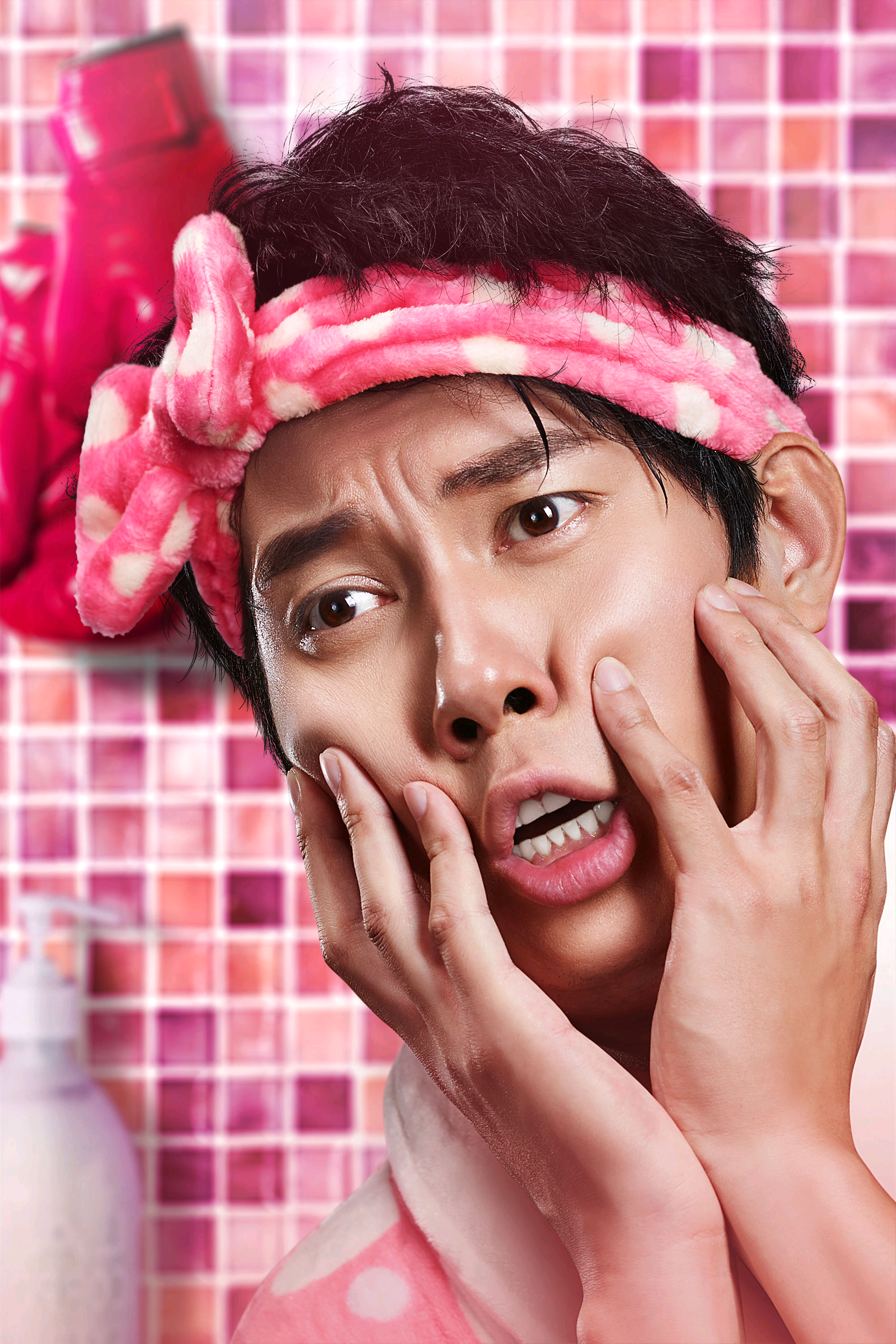 在这部电影中《夏洛特烦恼》傻大春和校花女神秋雅在一起啦!